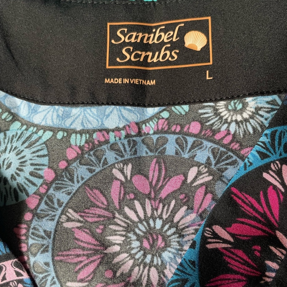 Women's Multicolor Patterned Top - Picture 4 of 4